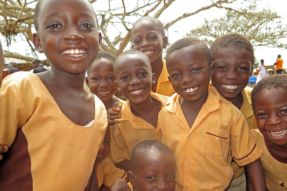 ガーナのカカオ生産地域の子どもたち