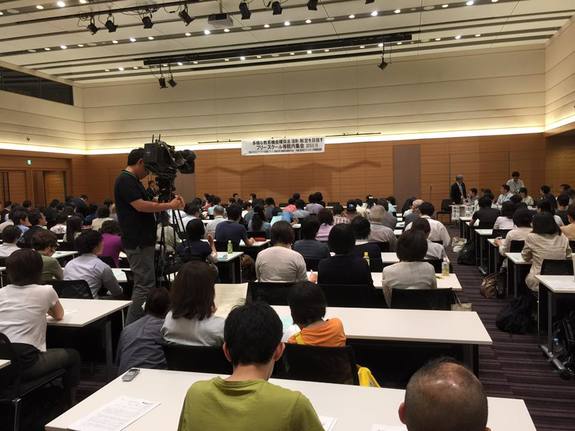 国会での院内集会では、多くの当事者やフリースクール関係者が期待を寄せた