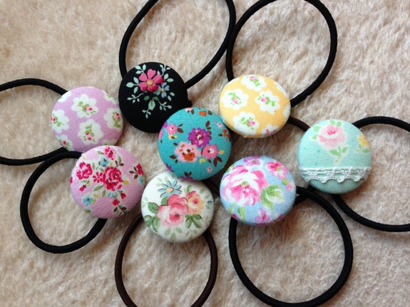 お礼の品の、くるみボタンゴム　女性用です。