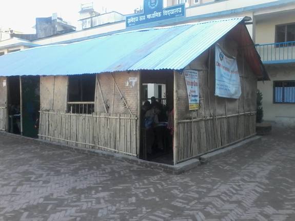 Gyanodaya学校の暗い教室