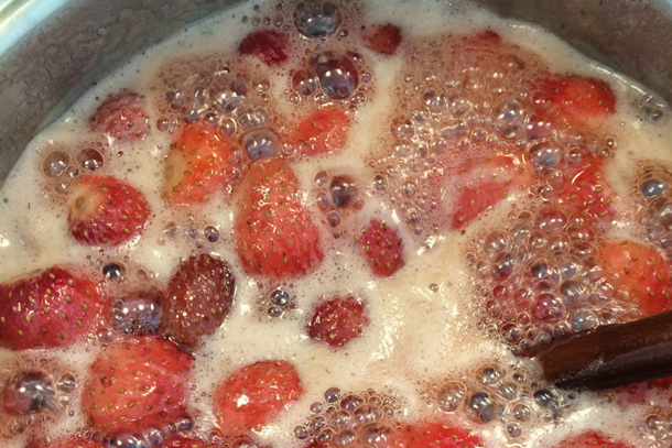 いちごのコンポートの試作品