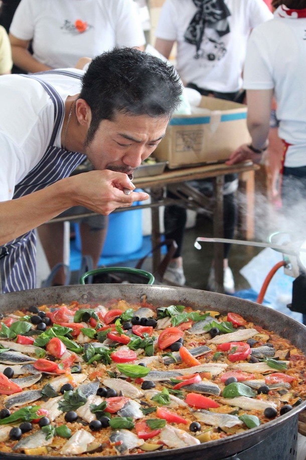 アジとトマトのパエリア