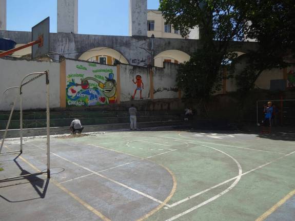 路上生活をするブラジルの子ども達が使うサッカー場を建設します 三浦茂晴 14 05 26 公開 クラウドファンディング Readyfor レディーフォー