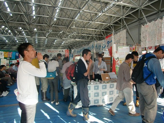 瓦礫撤去から戻ったボランティアさん達