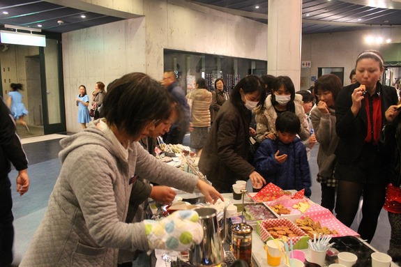 11月のカフェも大賑わい♪