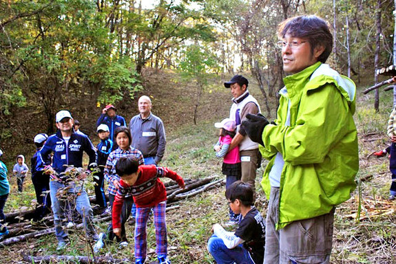 親子向け自然体験プログラム『ツリーハウスを作ろう』