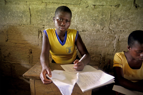 ガーナのカカオ生産地域に住むジャネット・サホちゃん（16歳）